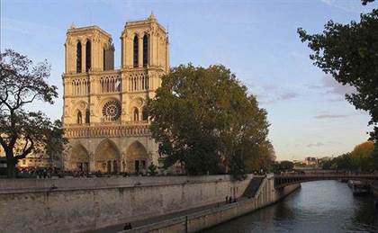 800px-Notre-Dame_de_Paris-France