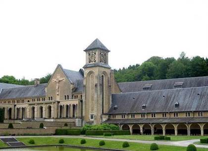 Abbaye_trappiste_dOrval_vue_densemble