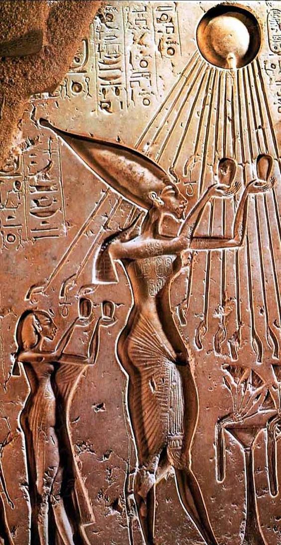 Akhenaton Nefertiti offrandes Aton