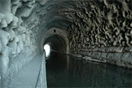 Riquet_tunnel_construit_sous_la_roche