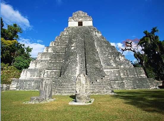 tikal pyramide 2