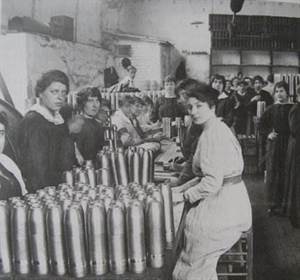 femmes_atelier_munitions