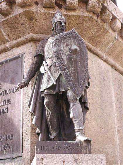 Statue du duc de Normandie Richard Ier sans Peur au château de Falaise