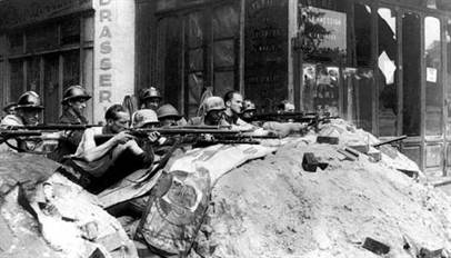 barricade liberation paris