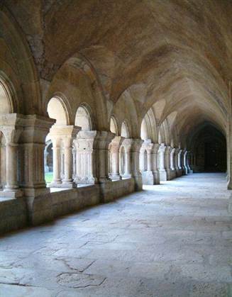 Cloitre de labbaye de Fontenay Christophe Finot