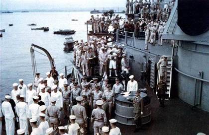 japanese delegation leaving uss missouri k15394