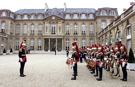 palais elysee revue