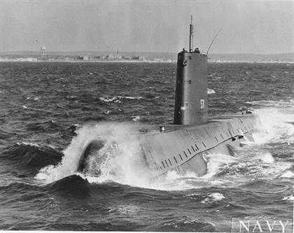 1131px USS Nautilus SSN 571 underway
