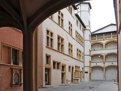 Le musée Gadagne consacré à l’histoire de Lyon, est un ancien hôtel particulier d’une famille de banquiers italiens. Musée Gadagne